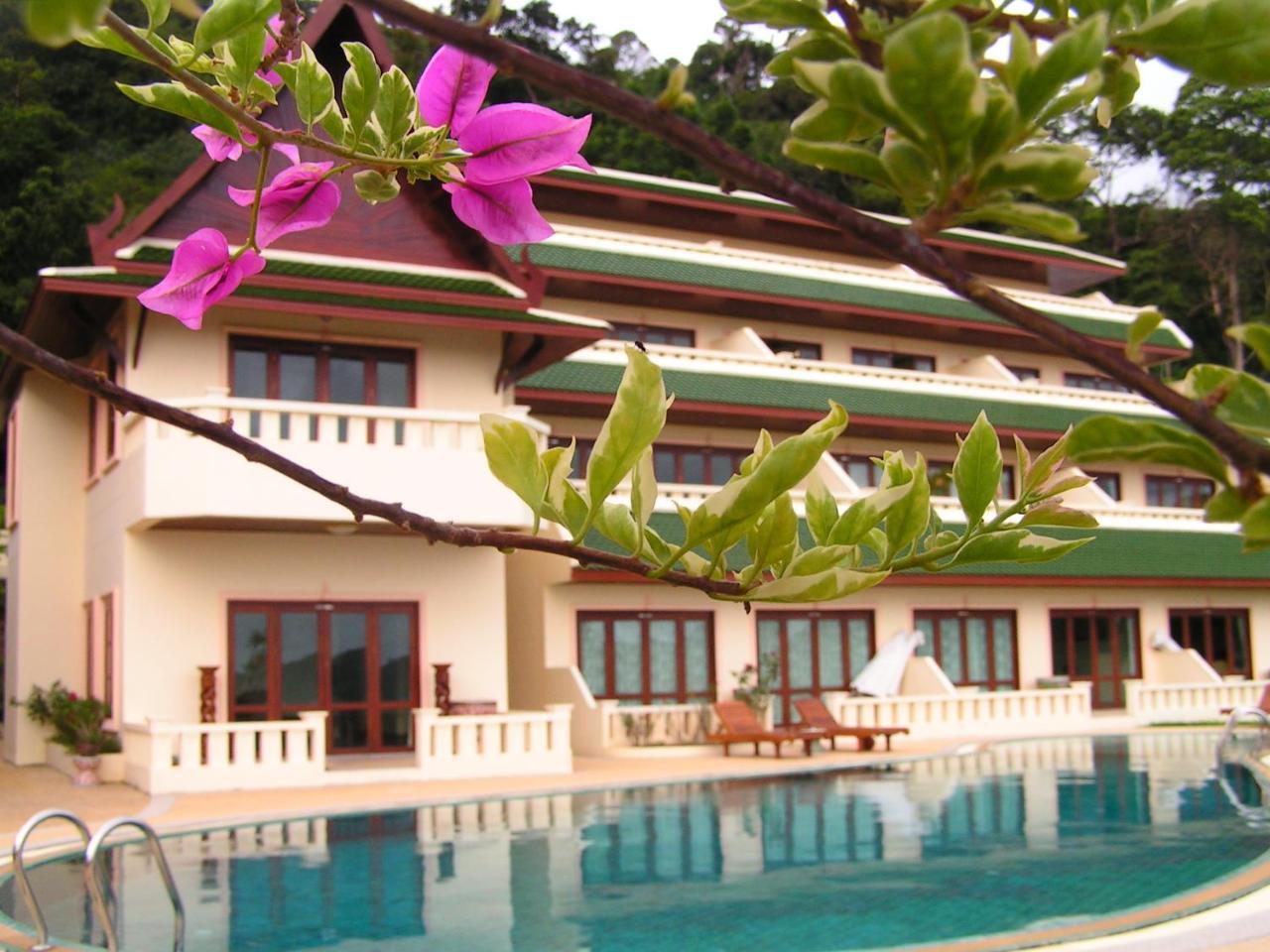 Prince Edouard Apartments & Resort Sha Extra Plus Patong Bagian luar foto